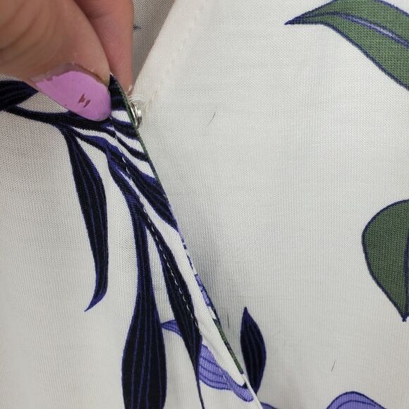 14th & Union Short Sleeve Wrap Blouse With Purple And Green Floral Print Size 1X - Picture 4 of 9